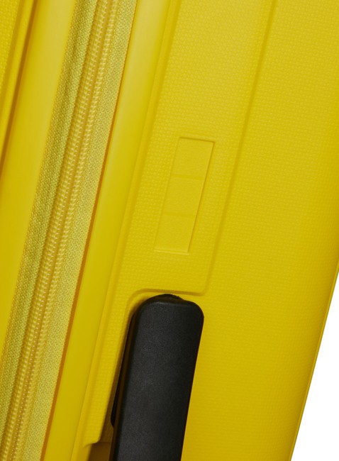 Walizka średnia American Tourister Rejoy - electric yellow