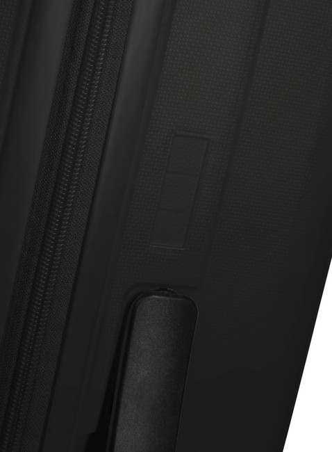 Walizka średnia American Tourister Rejoy - true black