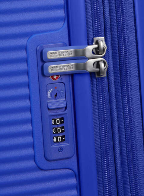 Walizka średnia American Tourister Soundbox EXP - cobalt blue