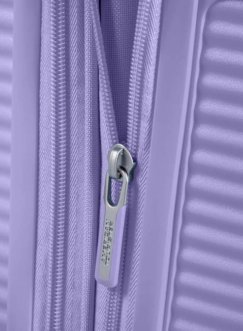 Walizka średnia American Tourister Soundbox EXP - lavender