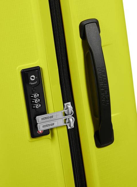 Walizka średnia poszerzana American Tourister AeroStep - light lime